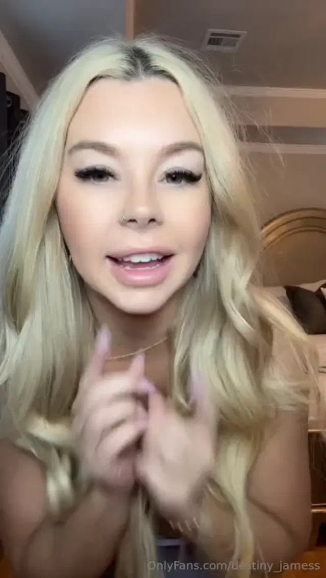 Destiny James aka destiny_jamess – 10-02-2025 OnlyFans Video – Help me decide what to wear to dinner tonight and Saturday night!!