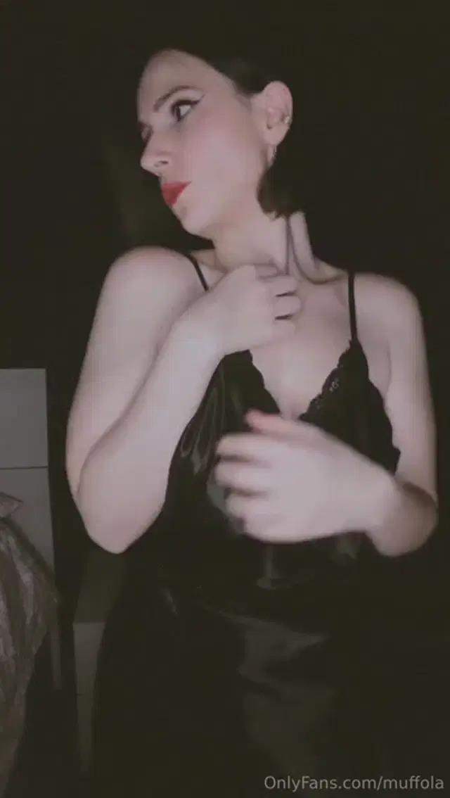 Muffola aka muffola – 02-23-2024 OnlyFans Video – Strette vigorose attorno alle mie carni, vuoi provare anche tu Sentirai quella cinghia stringere, e il
