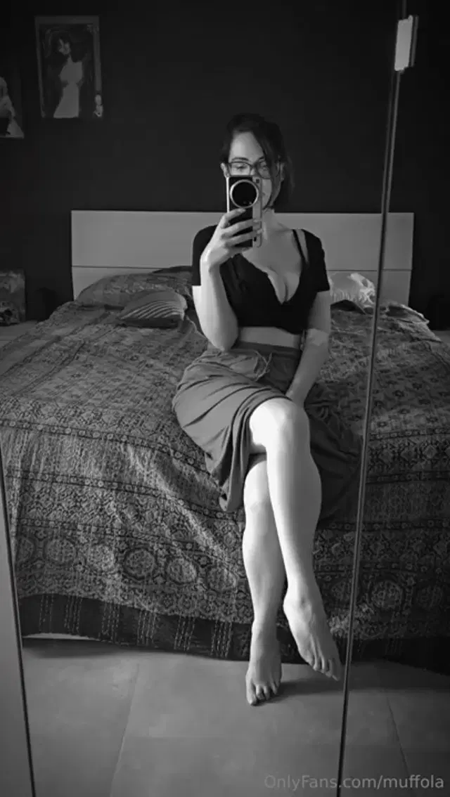 Muffola aka muffola – 08-25-2025 OnlyFans Video – Aspetto il momento giusto, quando passa il senso di imbarazzo, e poi lascio andare il mio