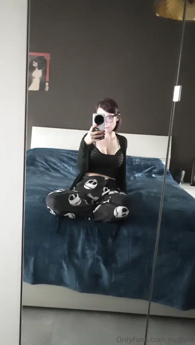 Muffola aka muffola – 10-09-2025 OnlyFans Video – Muovi il corpo, a qualsiasi costo senti il tuo corpo vivo muoversi con ritmi ancestrali