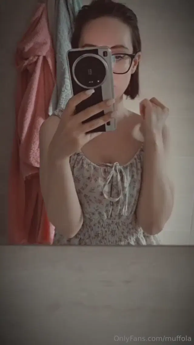 Muffola aka muffola – 08-16-2025 OnlyFans Video – The mirror reveals beauty not as perfection, but as the quiet truth of who we are,