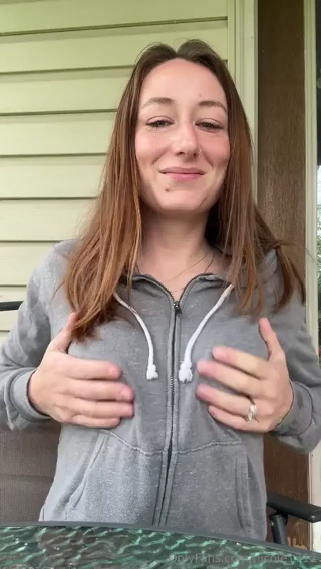 NicoleSweetsxxx aka nicole1712 – 05-09-2024 OnlyFans Video – Loving the outside weather!